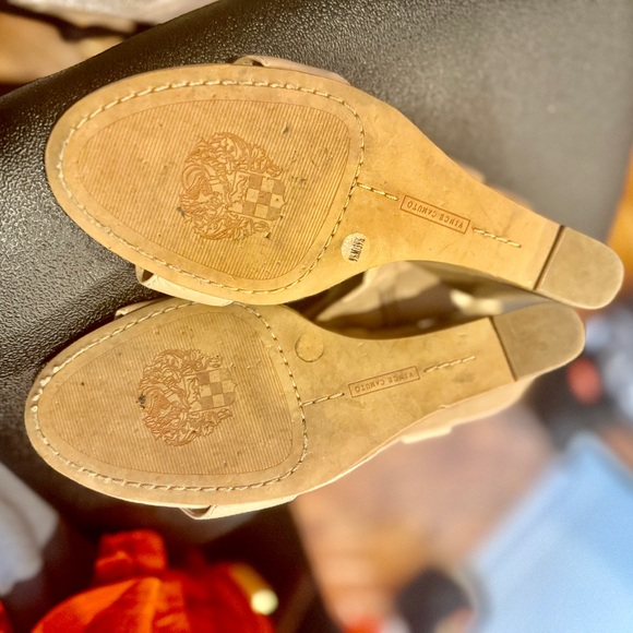 Vince Camuto Tan Leather Wedge Sandals Sz 9.5 - Picture 6 of 8